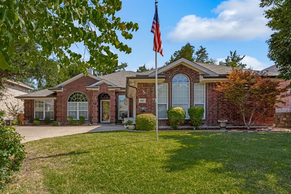 Property Photo: 987 Midnight Pass TX 75087