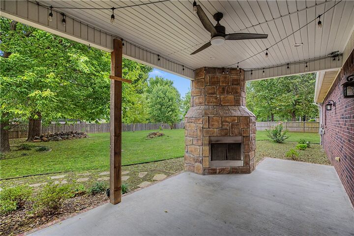 Property Photo: 2104 Caribou Lane AR 72762