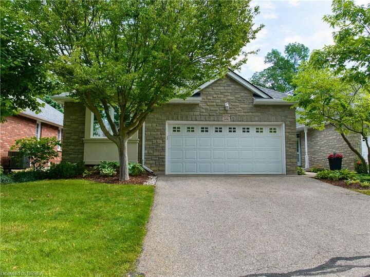 Property Photo:  115 Glenwood Drive 26  ON N3S 3G8 