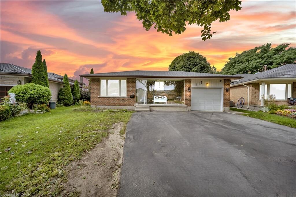 Property Photo:  115 Countryside Crescent  ON N2E 2S8 
