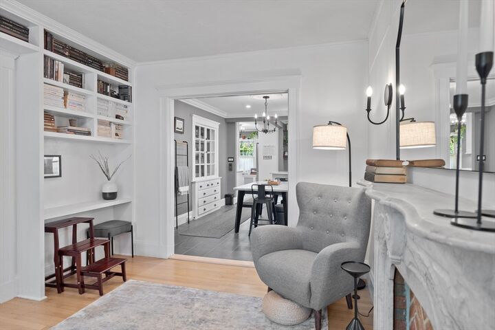 Property Photo:  427-429 S Huntington Ave 1  MA 02130 