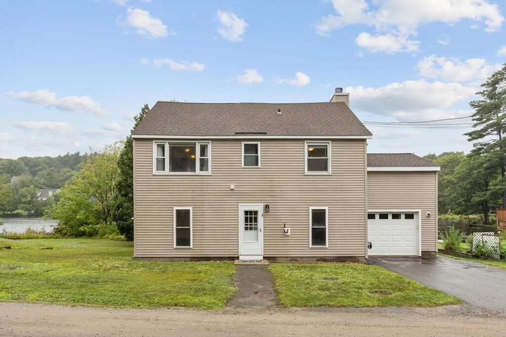 Property Photo:  9 Lake Dr E  MA 01473 