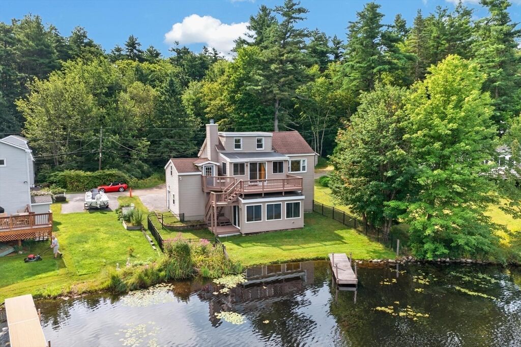 Property Photo:  9 Lake Dr E  MA 01473 