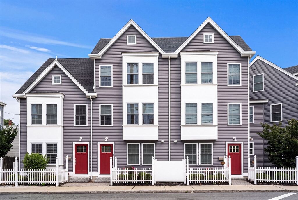 Property Photo:  34 Beckford St D  MA 01915 