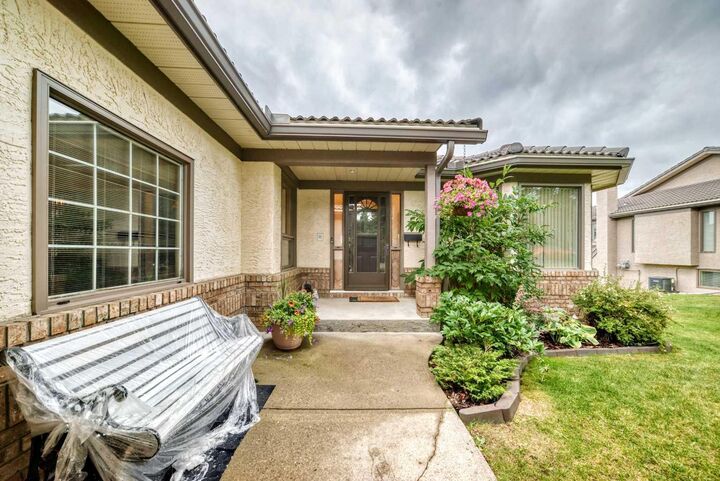 Property Photo: 36 Sunset Way AB T0L 1W0