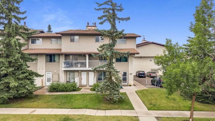 Property Photo: 200 Brookpark Drive SW 711 AB T2W 3E5