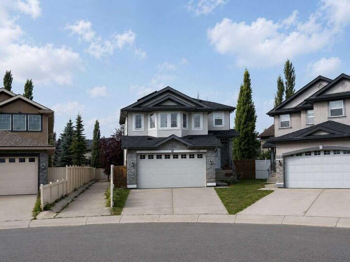 Property Photo: 188 Everwillow Park SW AB T2Y 5E1