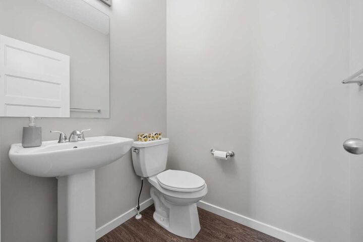 Property Photo:  75 Legacy Glen Row SE  AB T2X 3Y9 