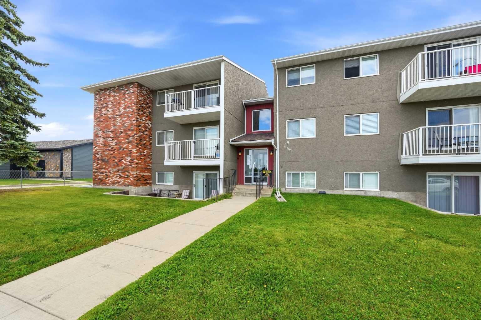 Property Photo:  19 Bennett Street 305  AB T4R 1V3 