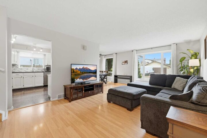 Property Photo: 32 Beddington Rise NE AB T3K 1N2