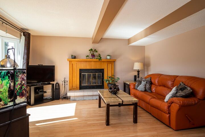 Property Photo:  24 Ellenwood Drive  AB T4R 2E3 