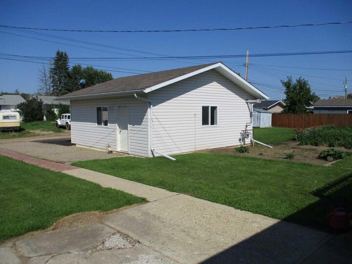 Property Photo: 222 3rd Avenue SW AB T0H 2M0