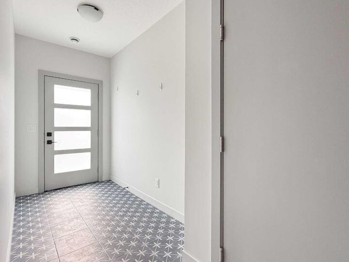 Property Photo: 81 Greenbriar Place NW 204 AB T3B 6J1