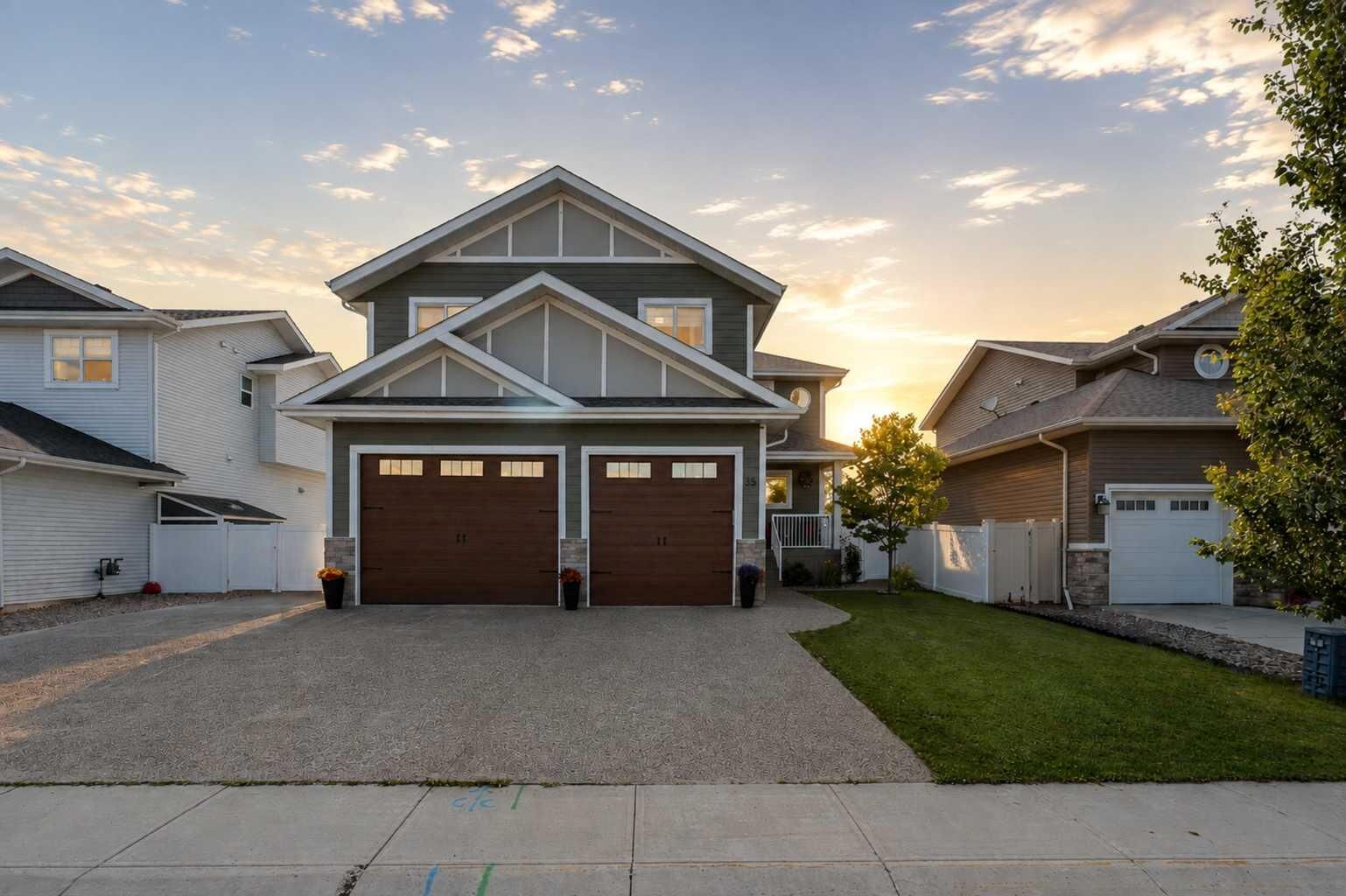Property Photo: 35 Erica Drive AB T4L 0H3
