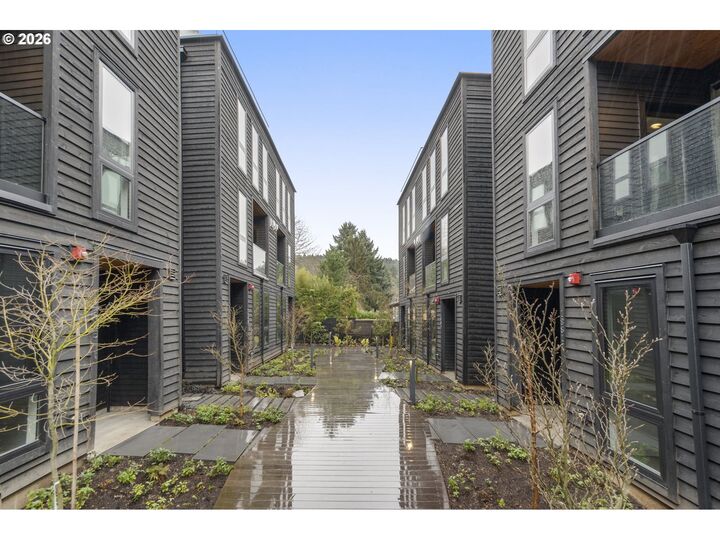 Property Photo:  1869 NW 28th Ave  OR 97210 