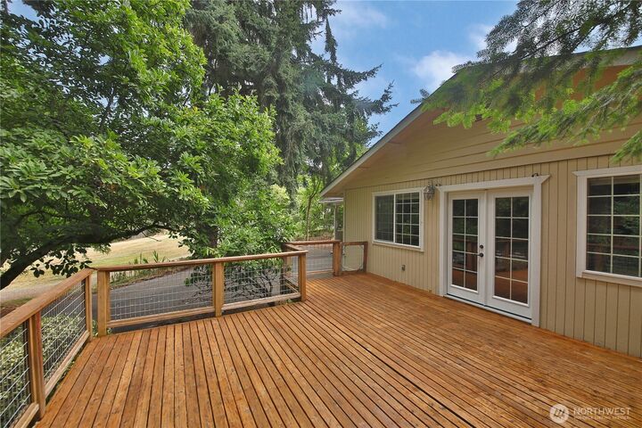 Property Photo: 6255 Bayview Road WA 98236