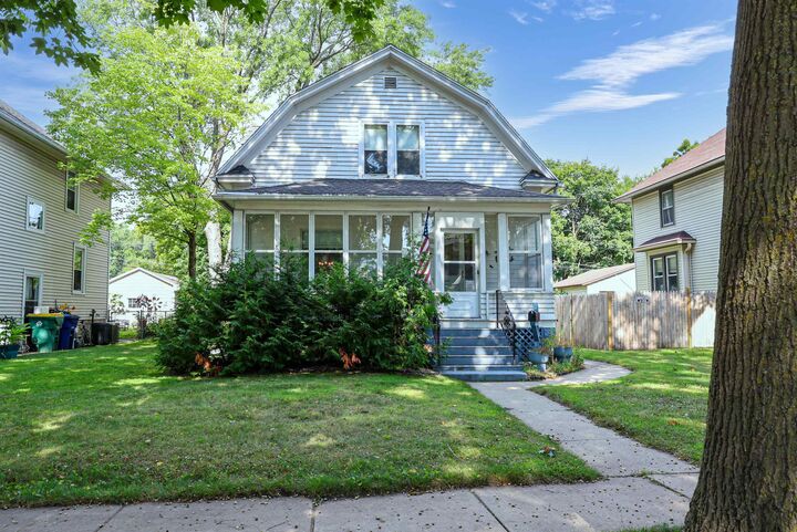 Property Photo:  801 Lincoln Street  WI 54303 