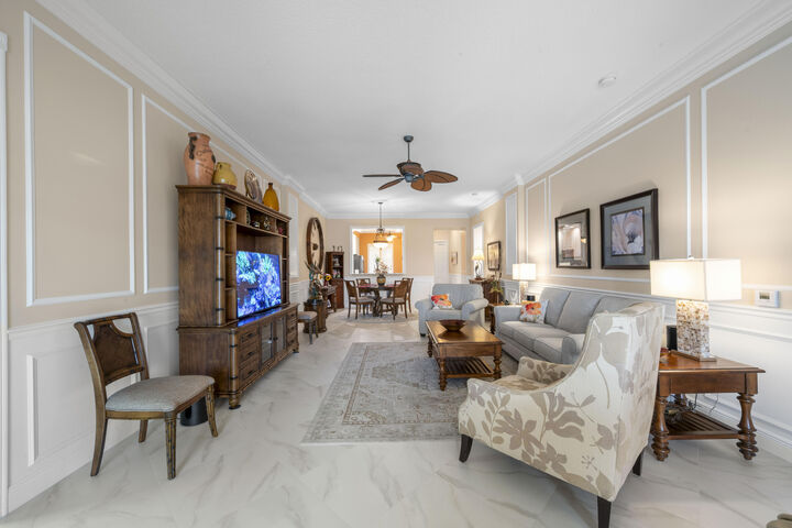 Property Photo:  8 Harbour Isle Drive E Ph05  FL 34949 