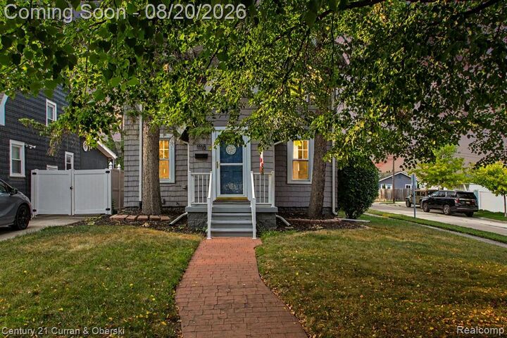 Property Photo:  1118 Oxford Road  MI 48072 