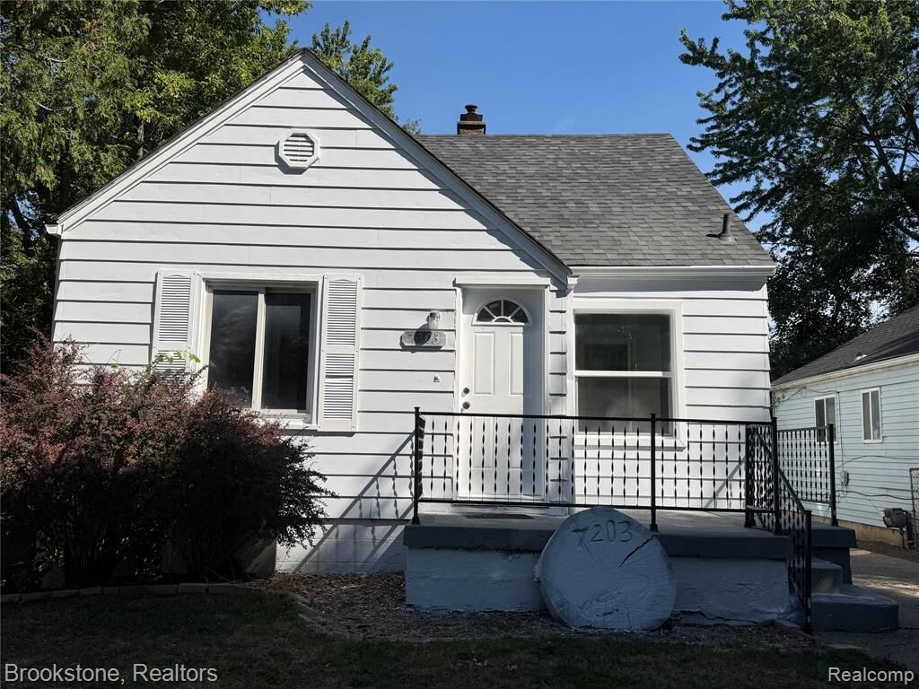 Property Photo: 7203 Orchard Avenue MI 48091