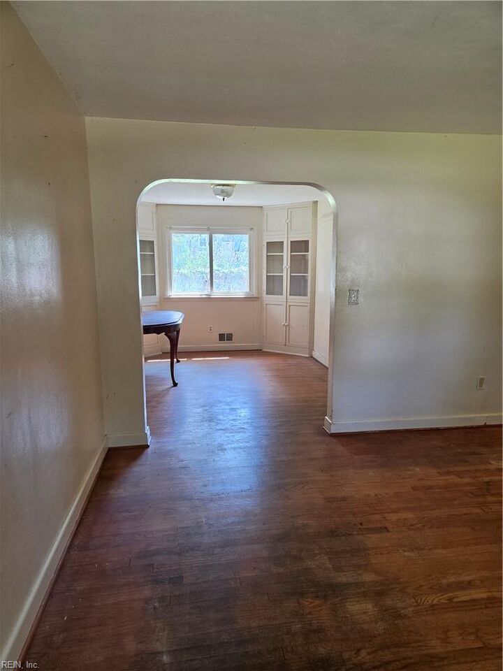 Property Photo: 504 Mount Pleasant Rd VA 23322