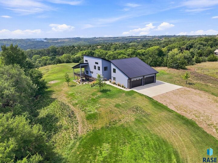 Property Photo: 31003 Sundance Ridge SD 57078