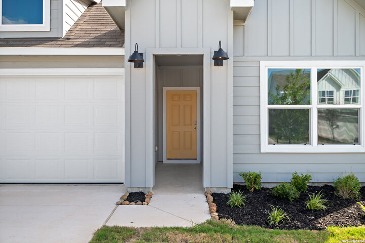 Property Photo:  1658 Ruben Dr  TX 78130 