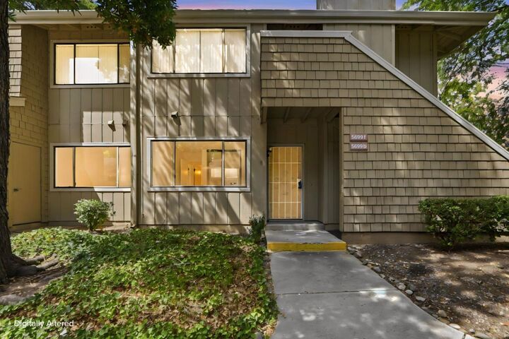 Property Photo:  5699 Makati Circle B  CA 95123 