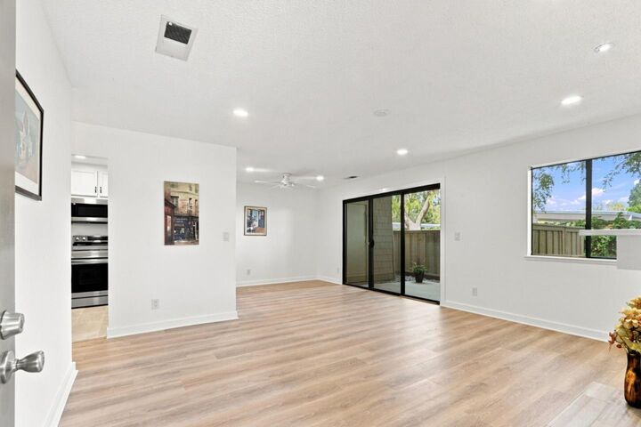 Property Photo:  5699 Makati Circle B  CA 95123 