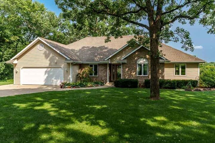 Property Photo:  3991 S Savanna Way  WI 53511 
