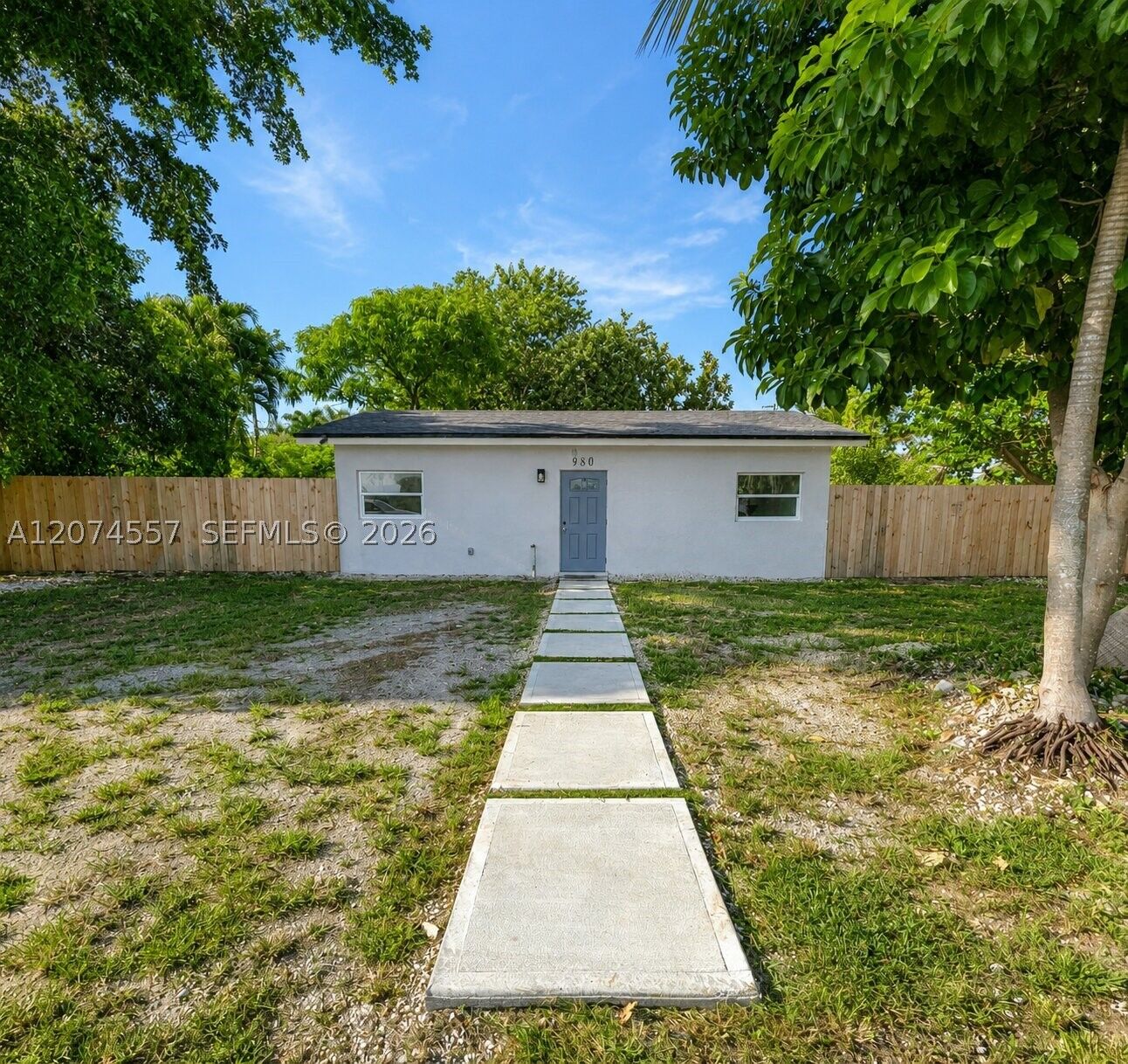 Property Photo:  980 NW 13th St  FL 33030 