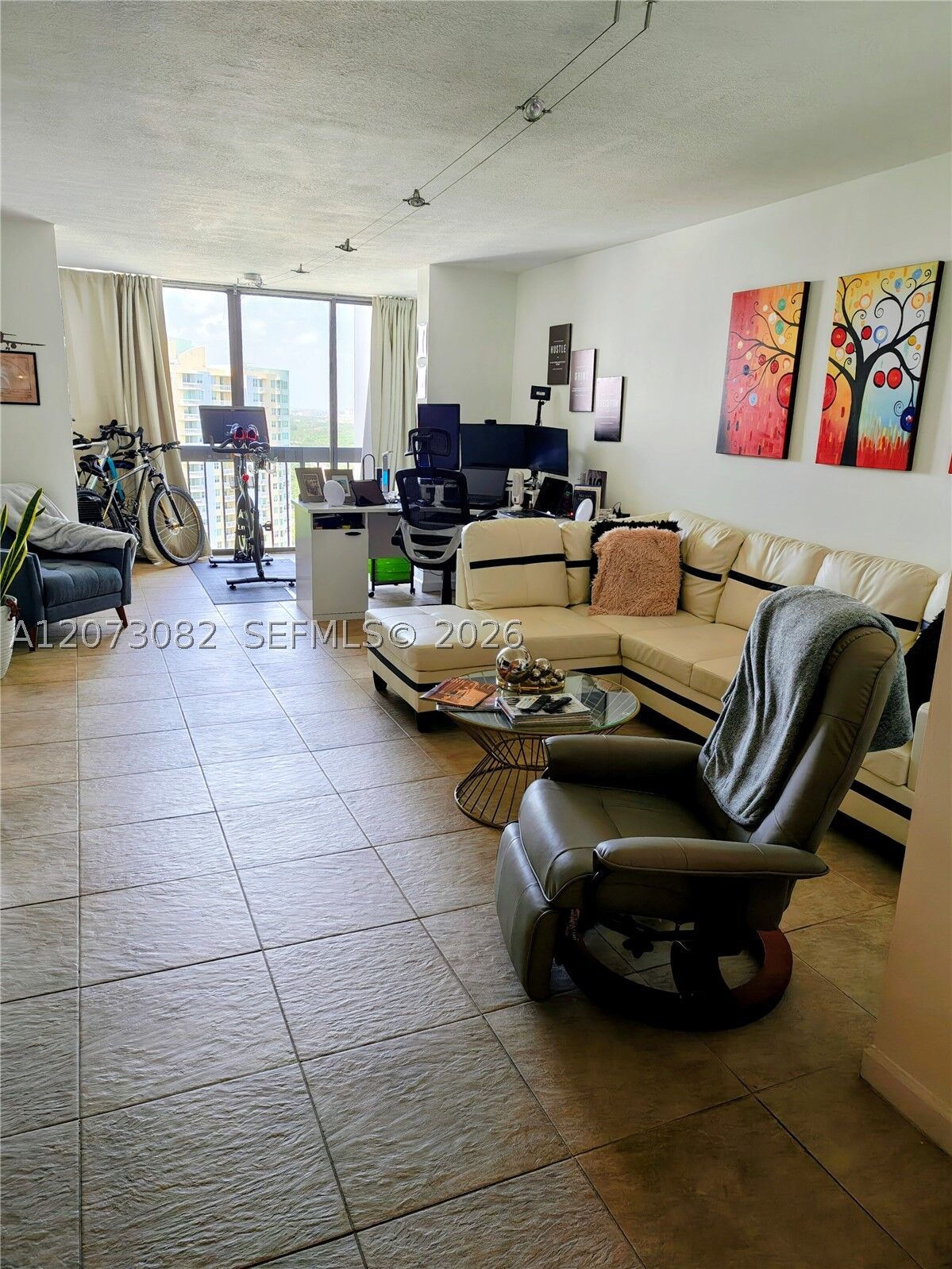 Property Photo: 2333 Brickell Ave 2814 FL 33129