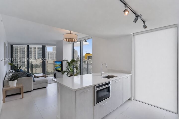 Property Photo: 501 NE 31st St 708 FL 33137