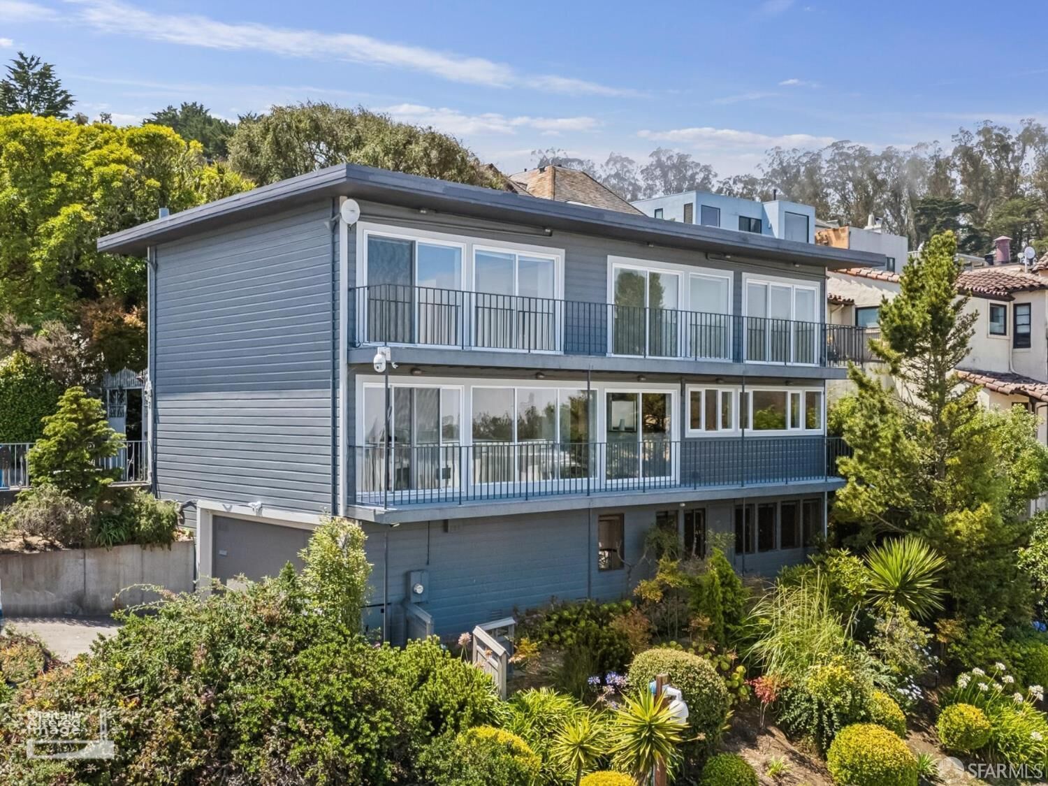 Property Photo: 2 Glenbrook Avenue CA 94114