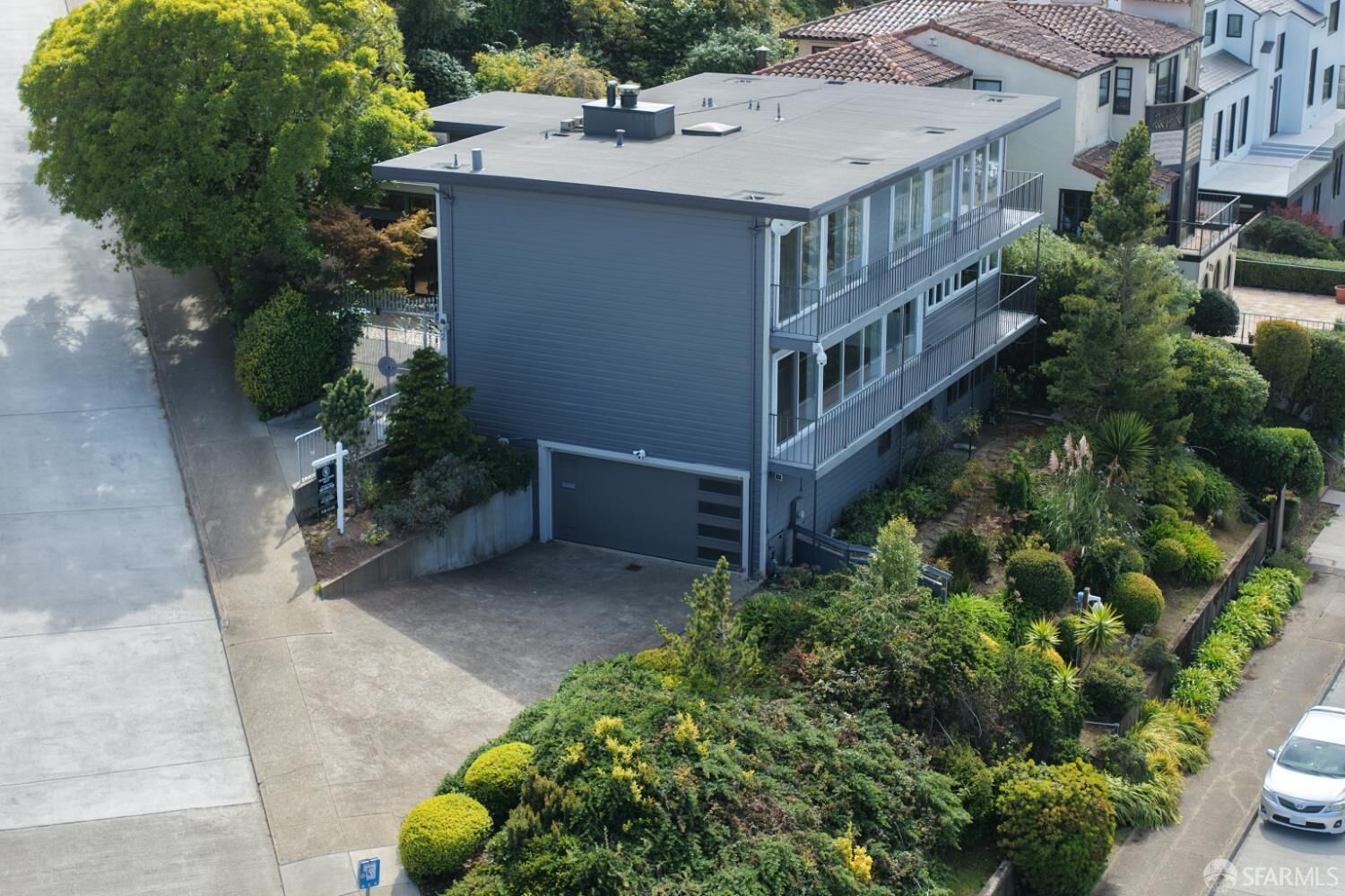 Property Photo:  2 Glenbrook Avenue  CA 94114 