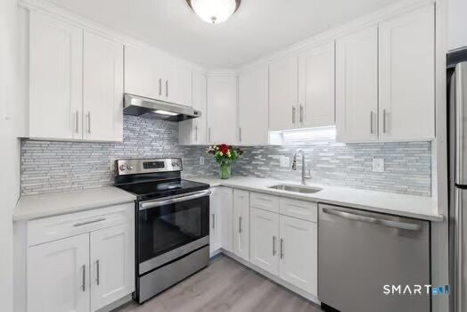 Property Photo:  7 Sharon Lane 7  CT 06109 