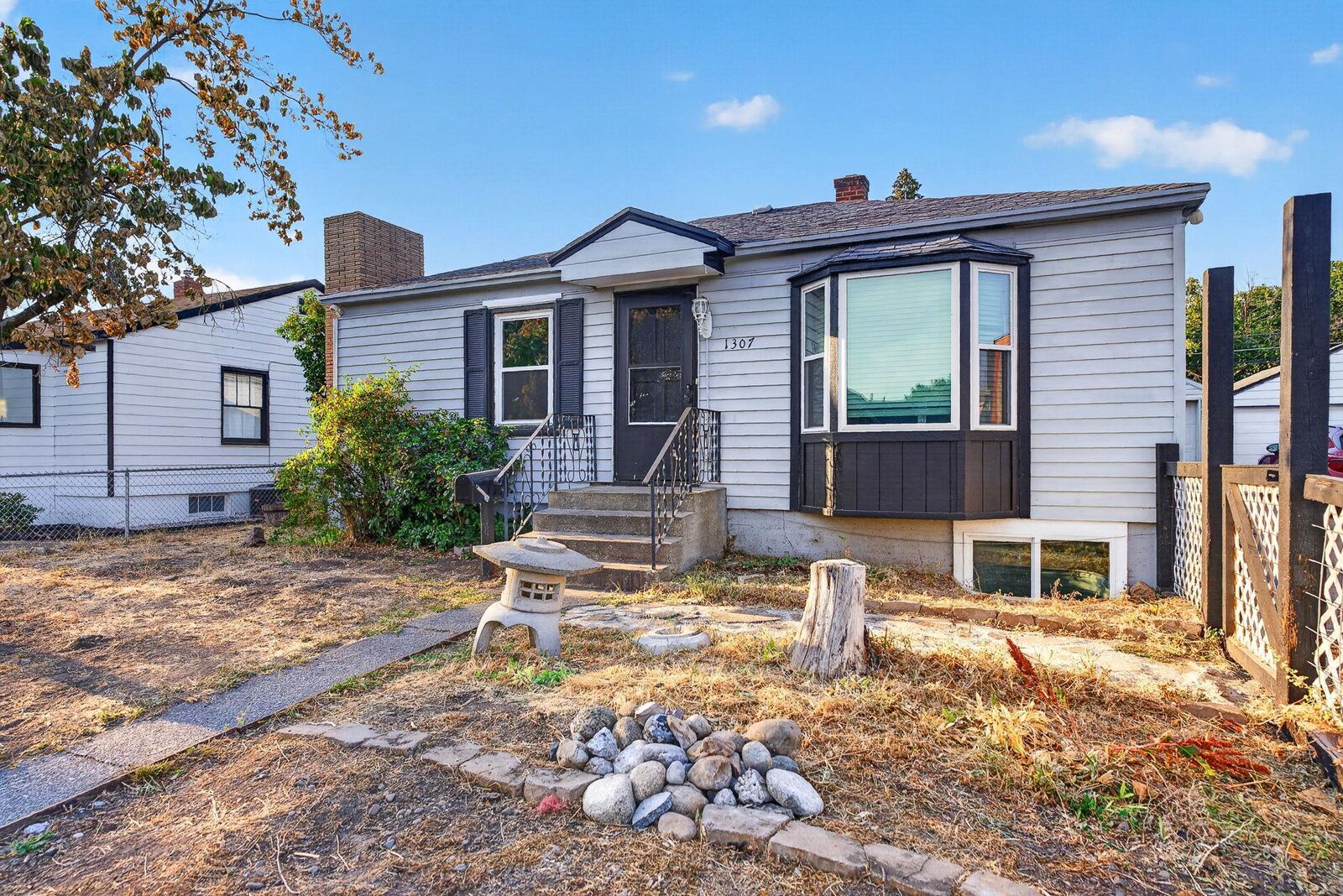 Property Photo: 1307 E Gordon Ave WA 99207