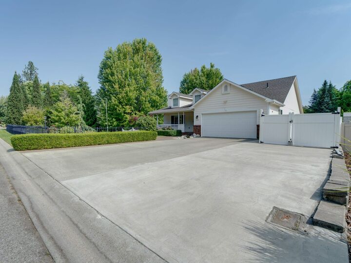 Property Photo: 3703 S Sunderland Dr WA 99206