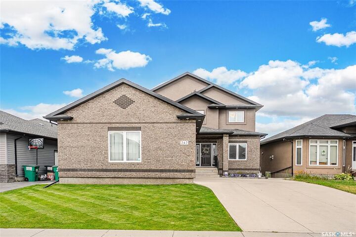Property Photo: 242 Denham Crescent SK S7R 1E9