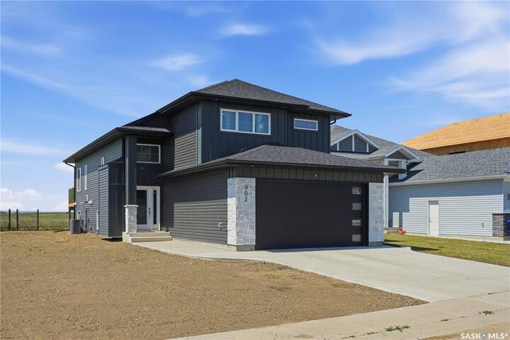 Property Photo:  902 Bentley Manor  SK S7L 6P4 