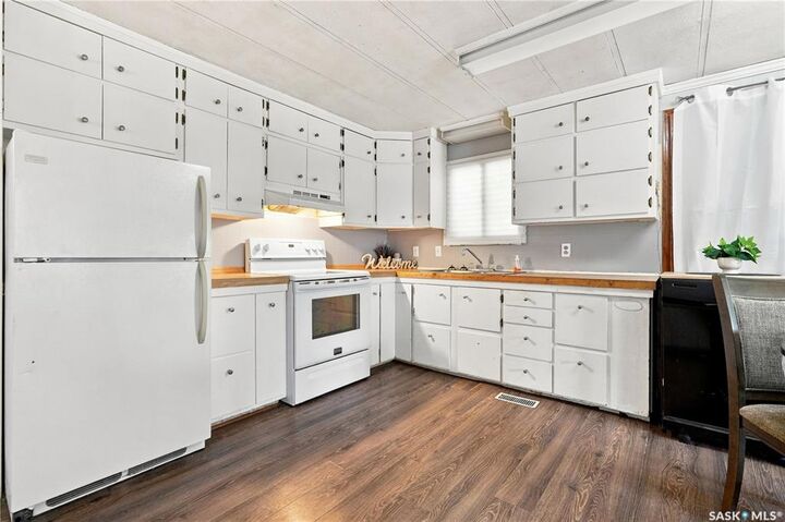 Property Photo:  310 Second Street  SK S0G 3E0 