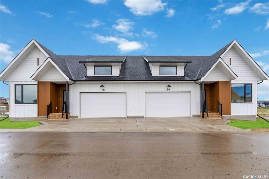 Property Photo: 105 Hathway Crescent 25 SK S7V 0P5