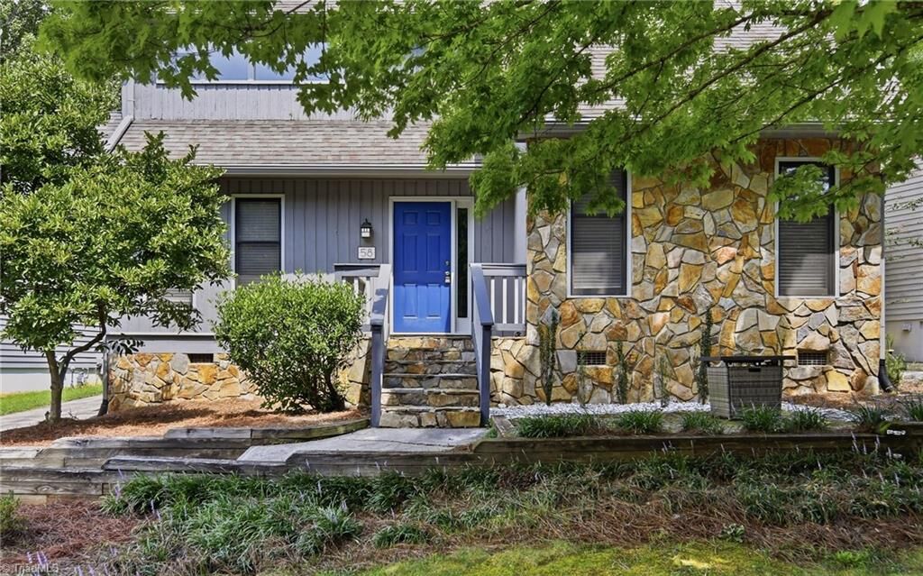 Property Photo: 58 Carrisbrooke Lane NC 27104