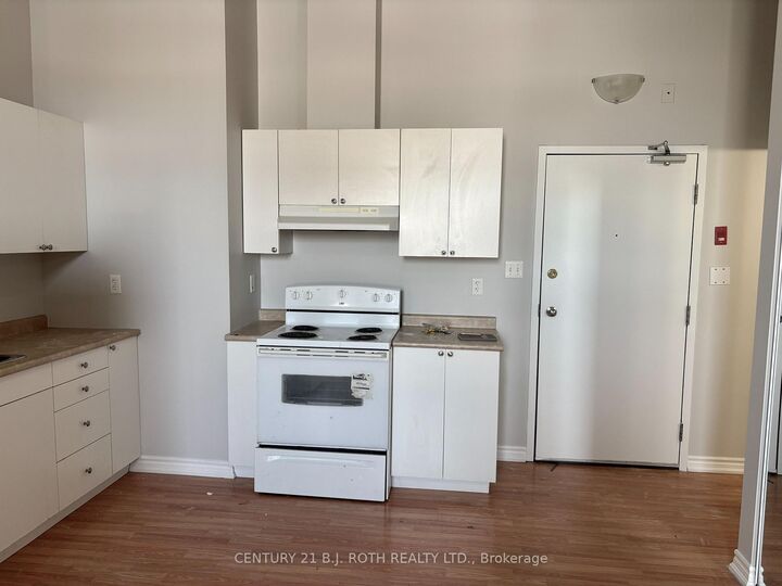Property Photo: 19 Dunlop Street W 302 ON L4N 1A1
