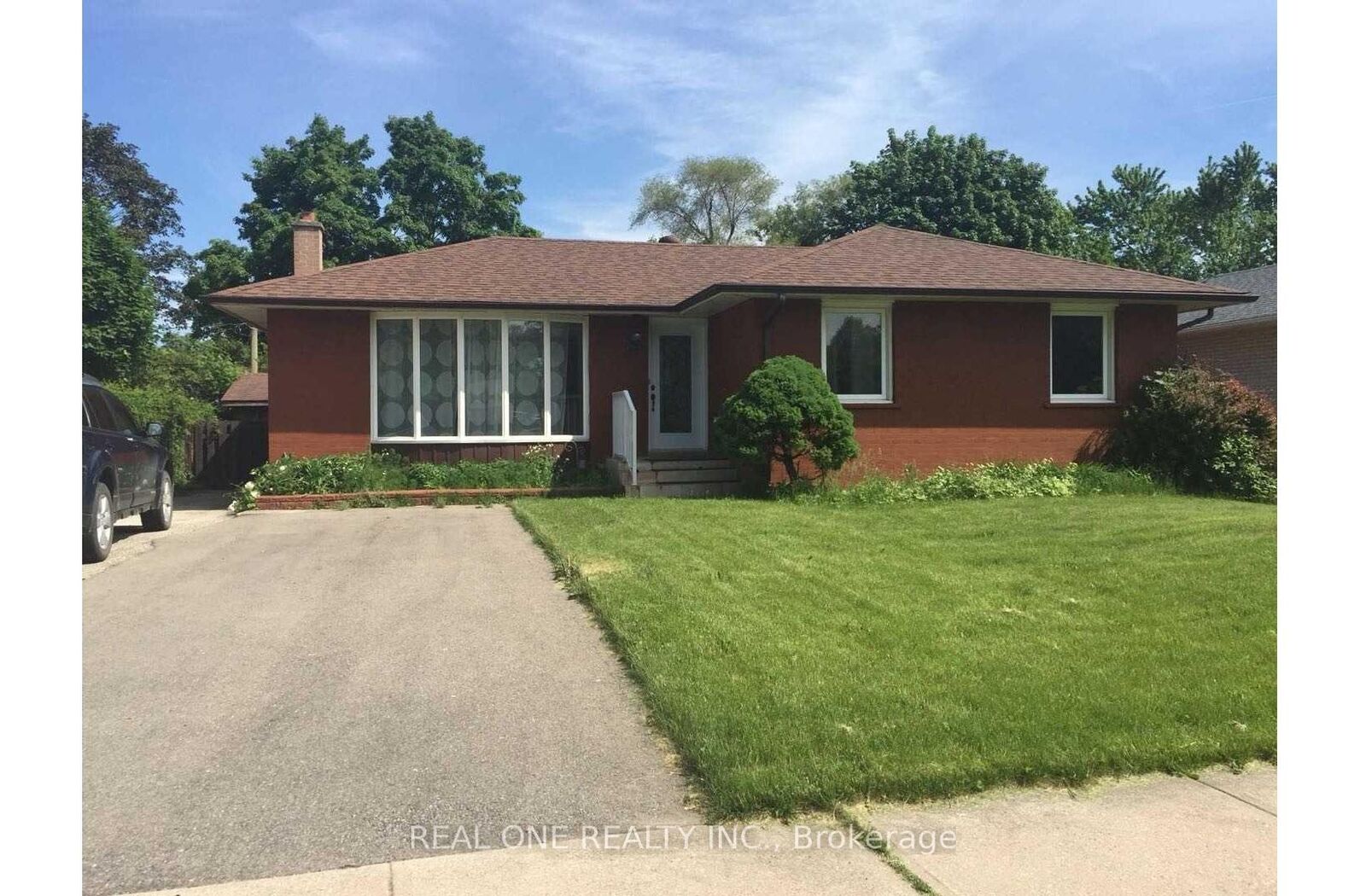Property Photo:  58 Sewell Drive Bsmt Room 2  ON L6H 1C5 