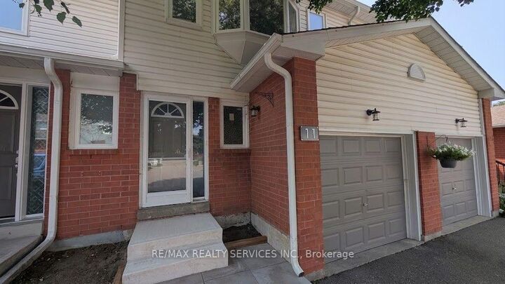 11 Beverly Lane — photo 1
