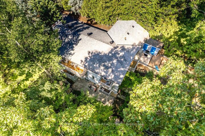 Property Photo: 147 Anne Street N ON L4N 2B9