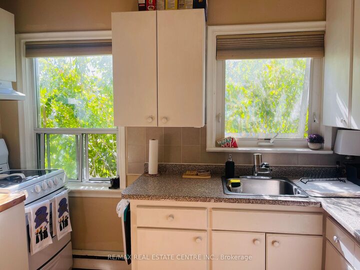 Property Photo: 34 Singleton Road Main Floor ON M1R 1H9