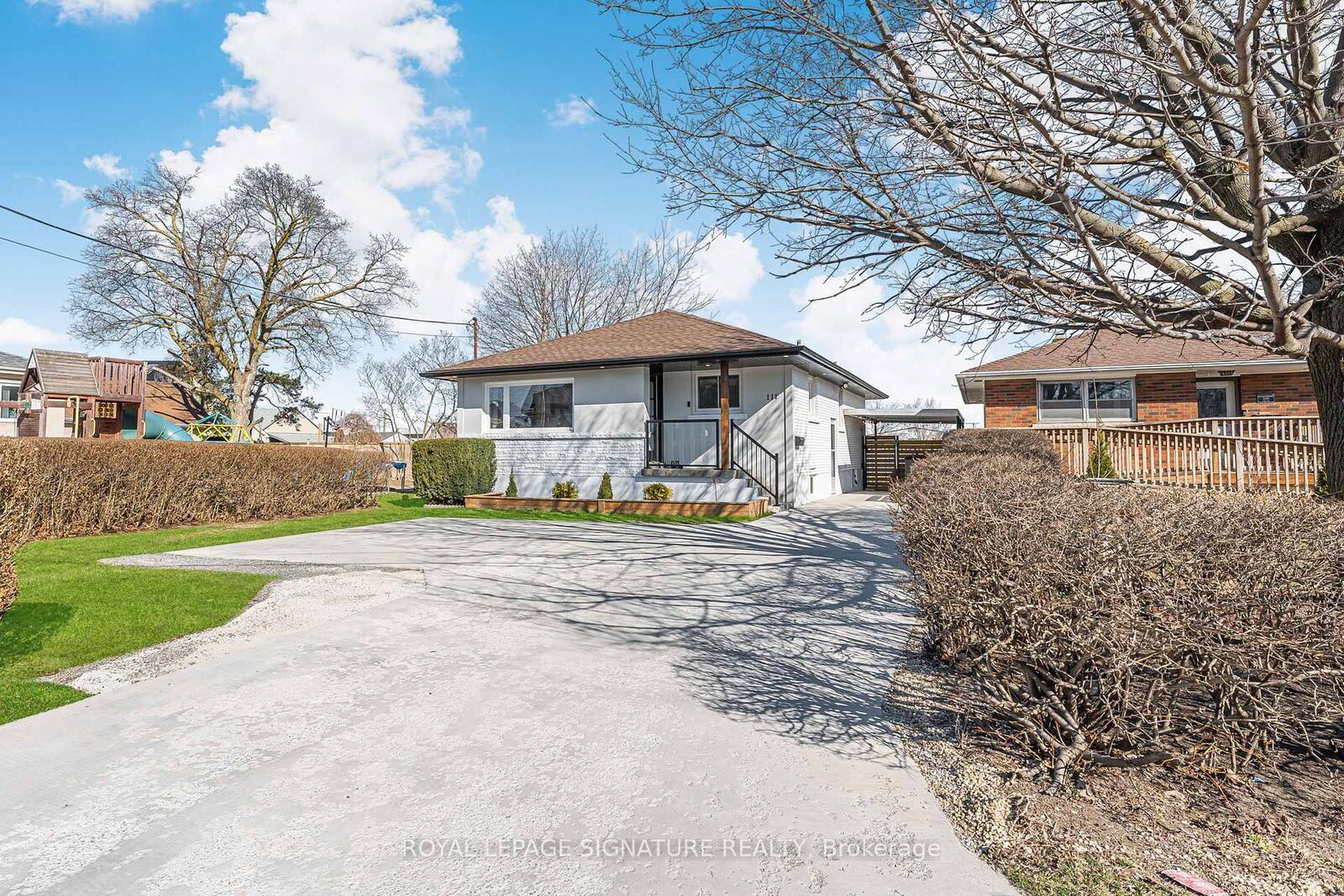 Property Photo: 111 Eastchester Avenue N Upper ON L2P 2Y9