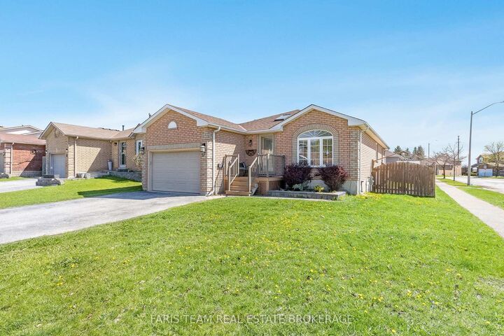 Property Photo: 57 Wessenger Drive ON L4N 8P8